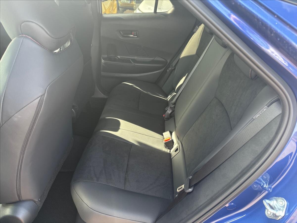 Toyota C-HR Hatchback 1,8 l 72 kw