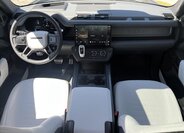 Land Rover Defender SUV / Terénní 4,4 l 467 kw