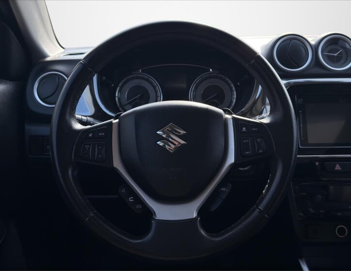 Suzuki Vitara SUV / Terénní 1,4 l 103 kw