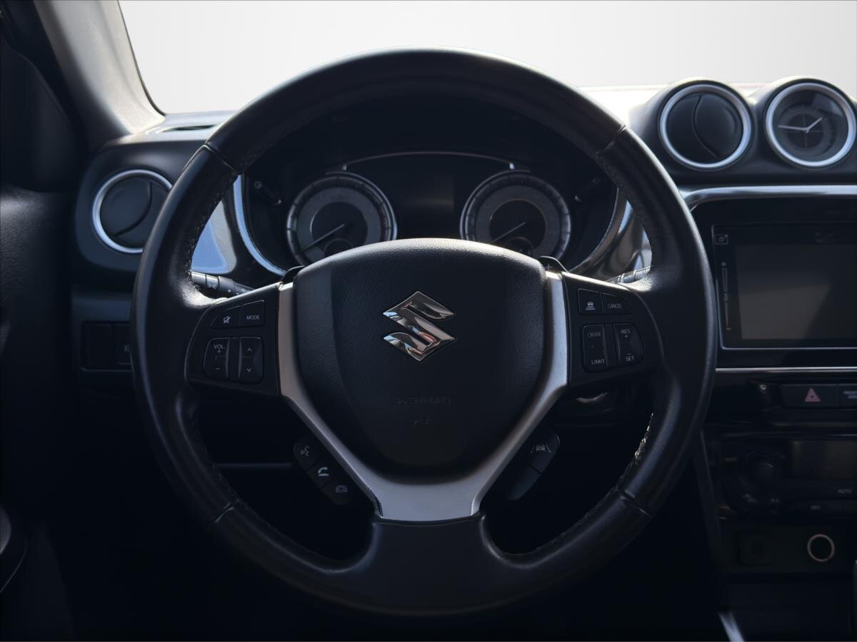 Suzuki Vitara SUV / Terénní 1,4 l 103 kw