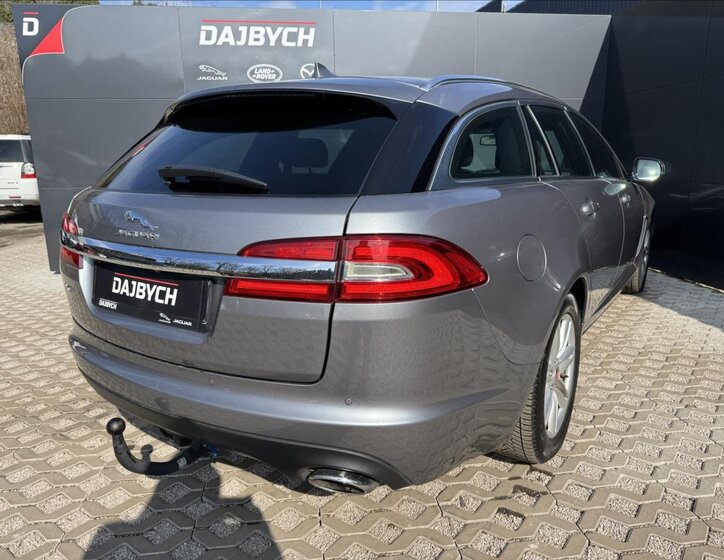 Jaguar XF Kombi 2,2 l 120 kw