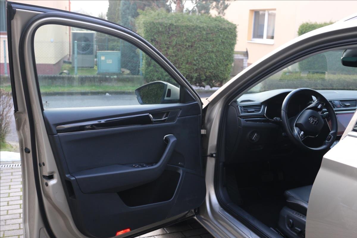 Škoda Superb Kombi 2,0 l 147 kw