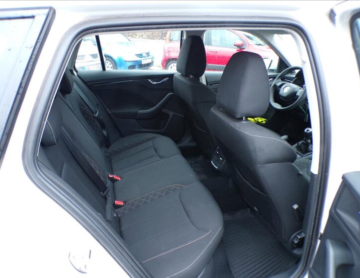 Škoda Kamiq Hatchback 999,0 70 kw