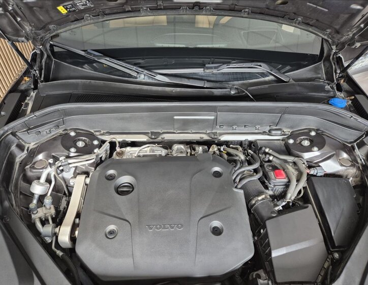 Volvo XC90 SUV / Terénní 2,0 l 180 kw