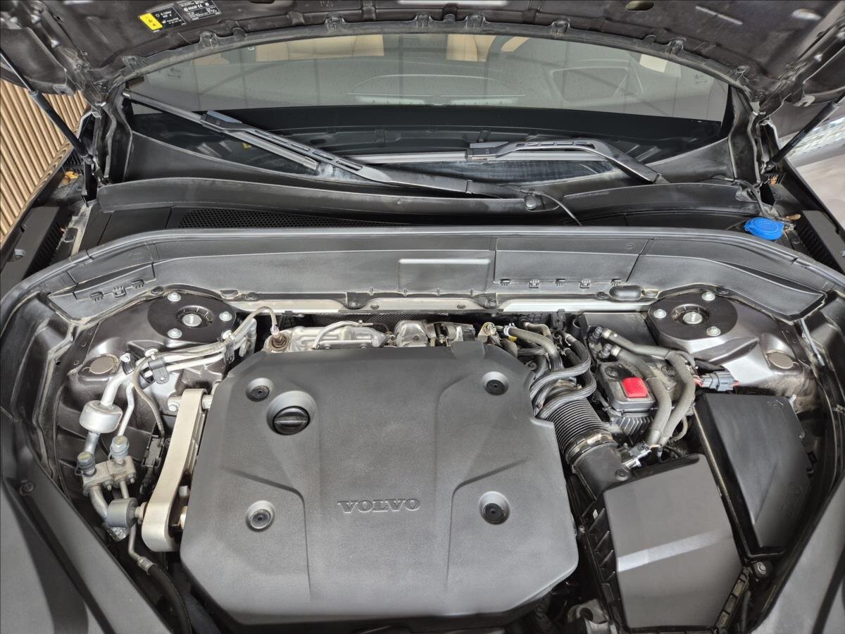Volvo XC90 SUV / Terénní 2,0 l 180 kw