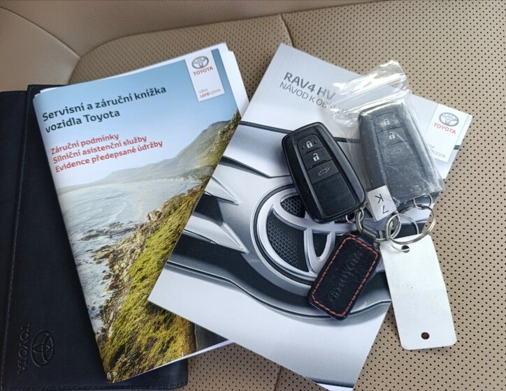 Toyota RAV4 SUV 2,5 l 131 kw