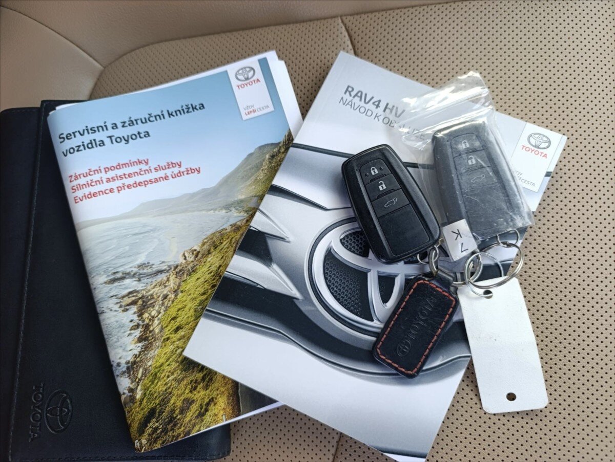 Toyota RAV4 SUV 2,5 l 131 kw