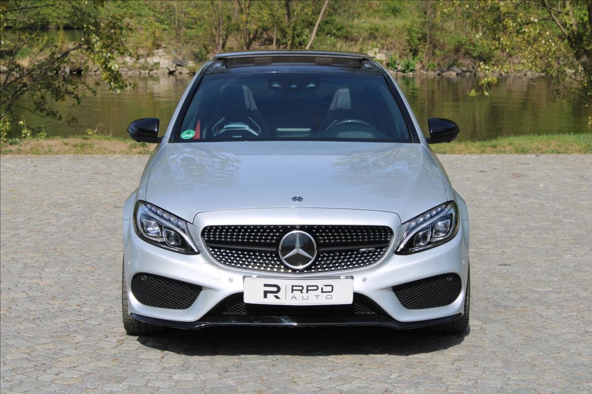 Mercedes-Benz Třídy C Sedan / Limuzína 3,0 l 270 kw