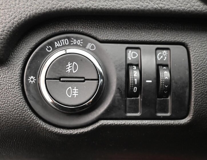 Opel Insignia Ostatní 2,0 l 118 kw