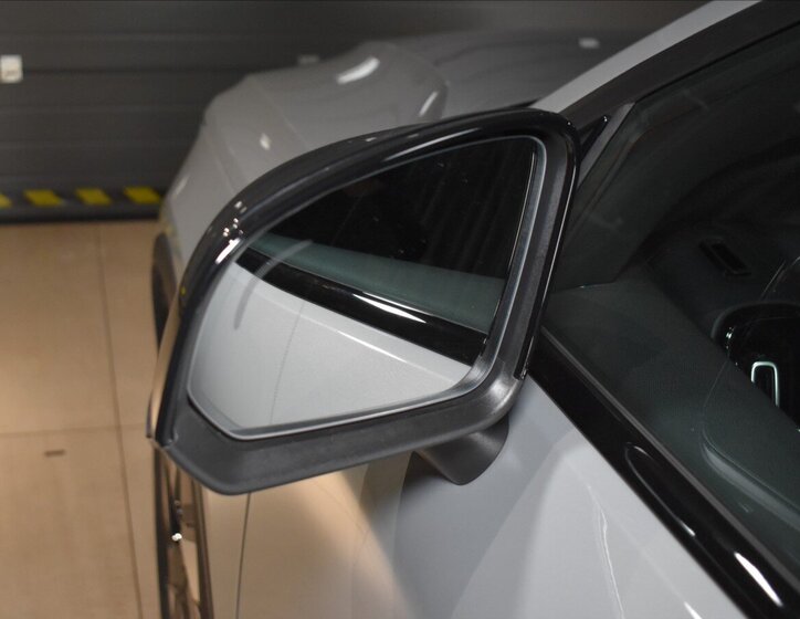 Volvo EX40 SUV 0,0 185 kw