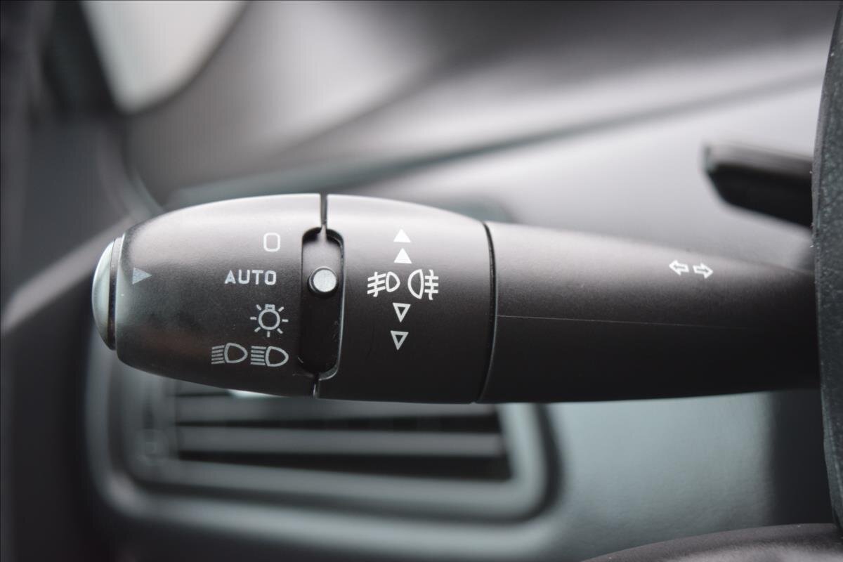 Peugeot 807 MPV 2,0 l 100 kw