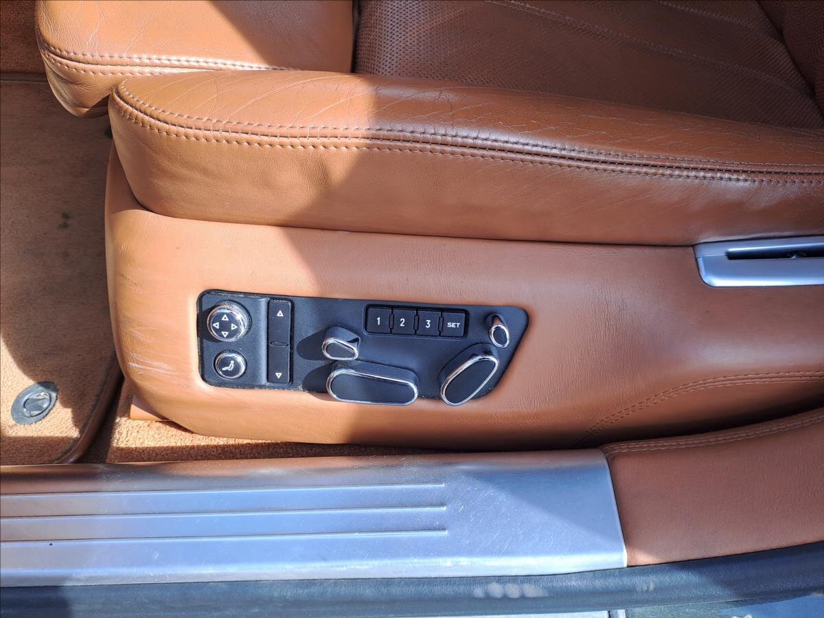 Bentley Continental Flying Spur Sedan / Limuzína 6,0 l 412 kw
