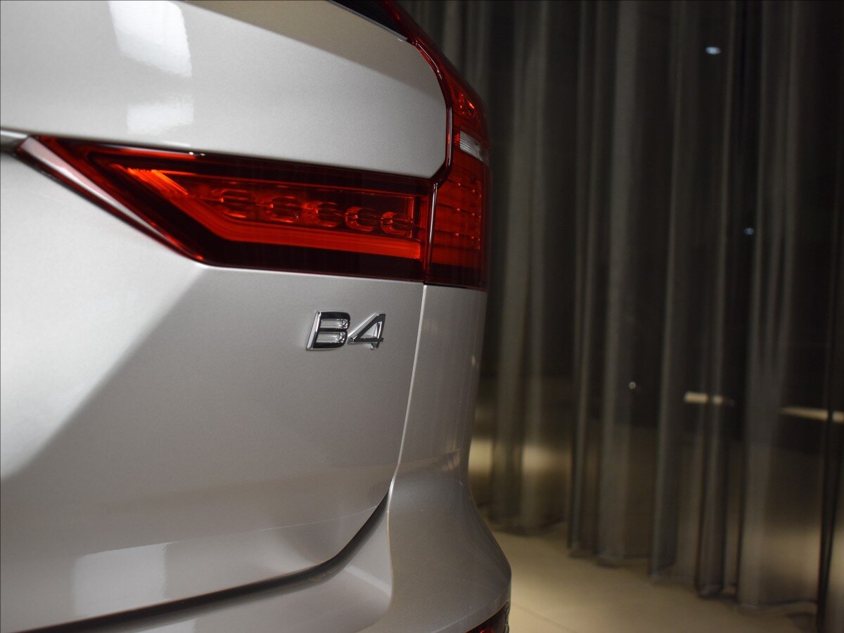 Volvo V60 Kombi 2,0 l 145 kw