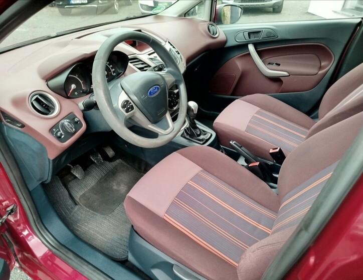 Ford Fiesta 13