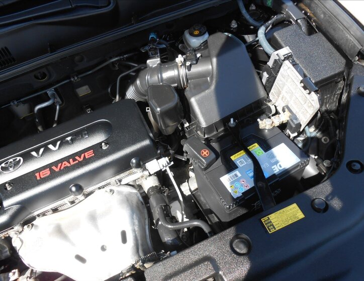 Toyota RAV4 Kombi 2,0 l 112 kw