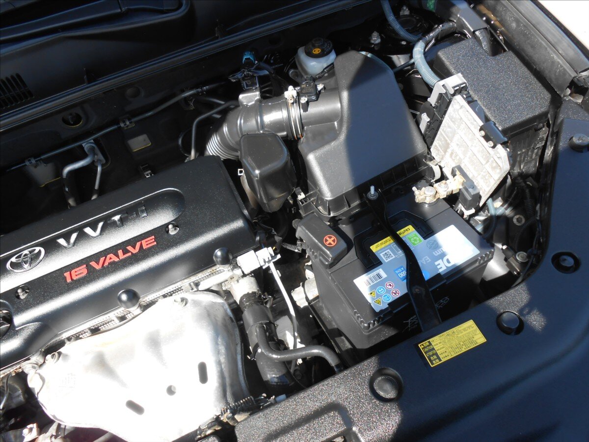 Toyota RAV4 Kombi 2,0 l 112 kw