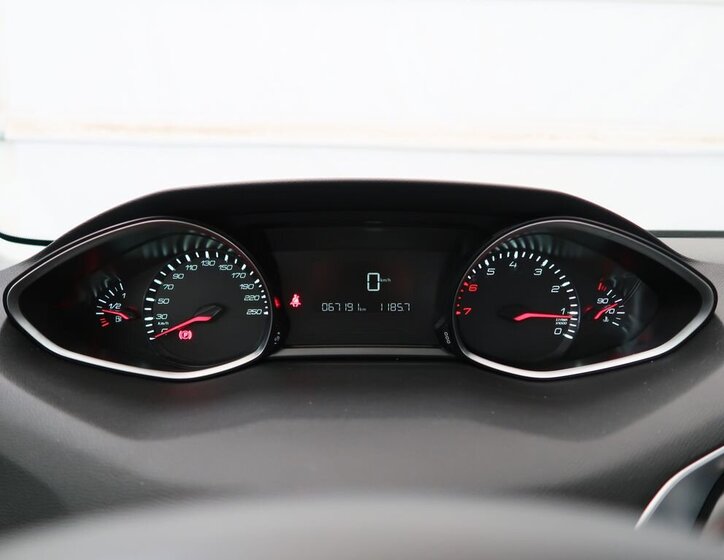Peugeot 308 Hatchback 1,2 l 81 kw