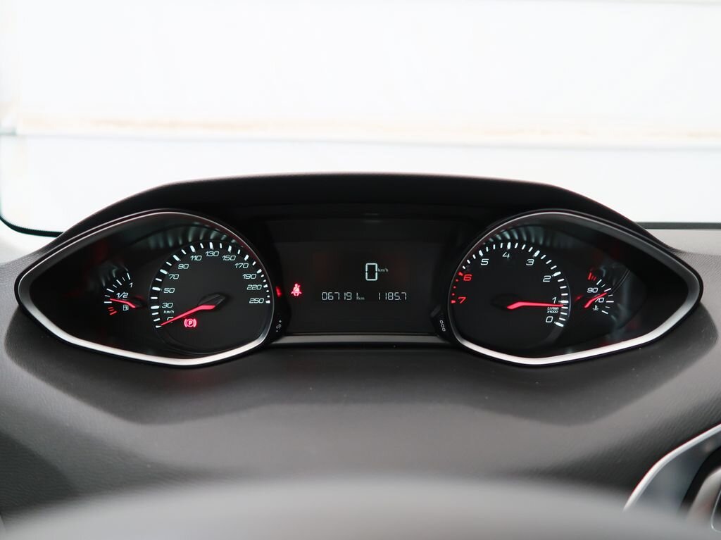 Peugeot 308 Hatchback 1,2 l 81 kw