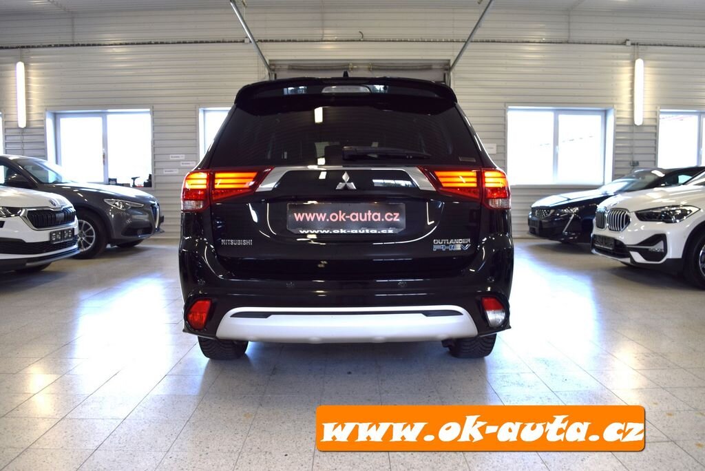 Mitsubishi Outlander SUV 0,0 0