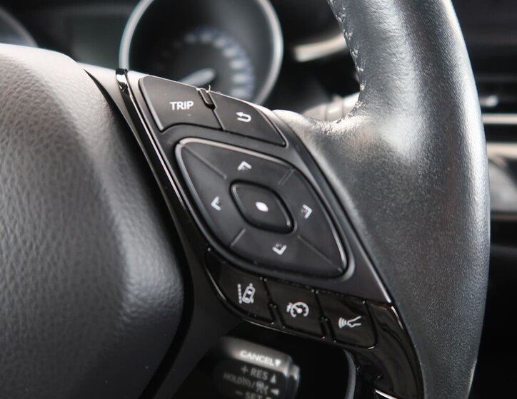 Toyota C-HR SUV / Terénní 1,8 l 72 kw