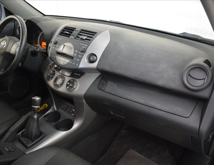 Toyota RAV4 SUV / Terénní 2,2 l 130 kw