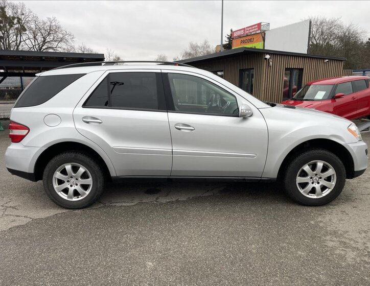 Mercedes-Benz Třídy M SUV 3,5 l 200 kw