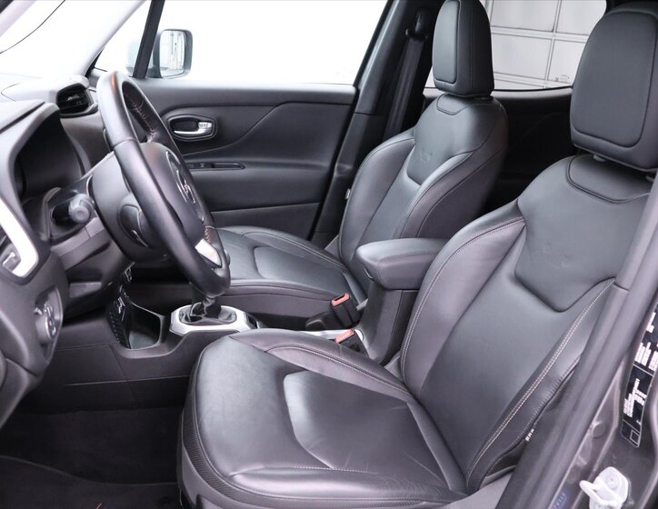 Jeep Renegade SUV / Terénní 1,4 l 103 kw