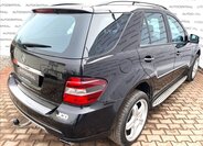 Mercedes-Benz Třídy M SUV / Terénní 3,5 l 200 kw
