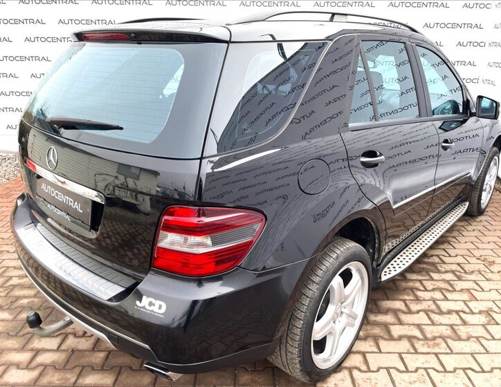 Mercedes-Benz Třídy M SUV / Terénní 3,5 l 200 kw