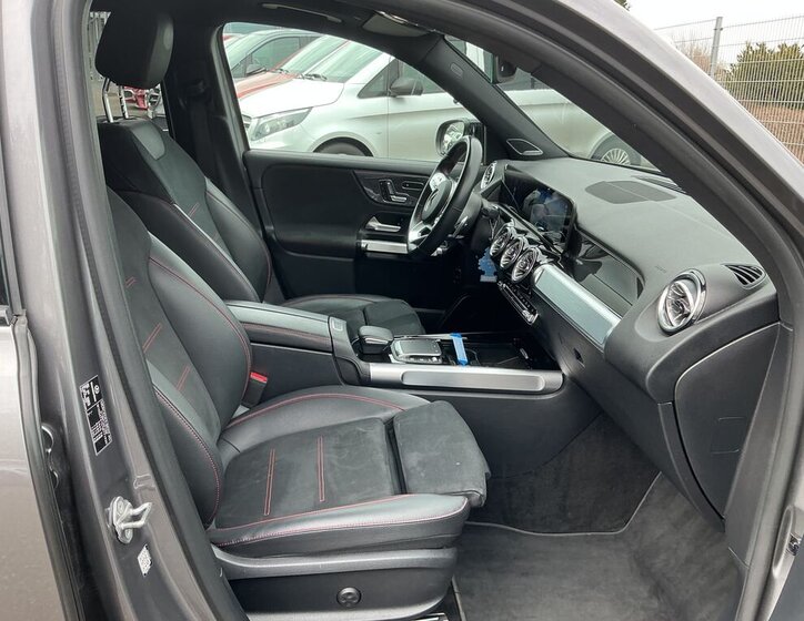 Mercedes-Benz GLB SUV / Terénní 2,0 l 140 kw