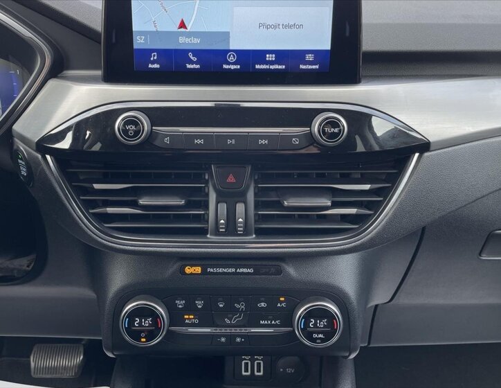 Ford Kuga SUV / Terénní 1,5 l 88 kw