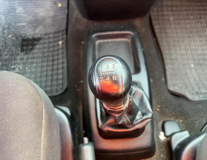 Toyota Avensis Verso 16