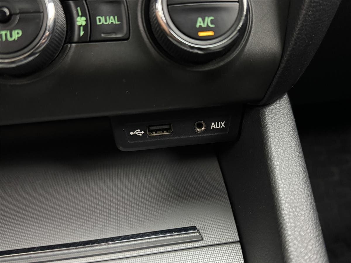 Škoda Octavia Sedan / Limuzína 1,6 l 77 kw