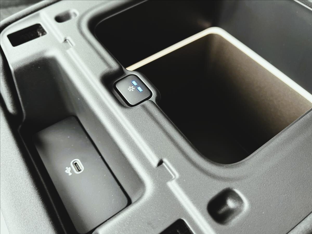 Land Rover Discovery SUV / Terénní 3,0 l 257 kw