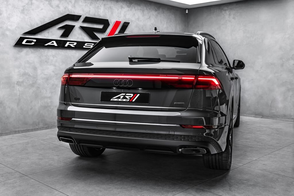 Audi Q8 SUV / Terénní 3,0 l 210 kw