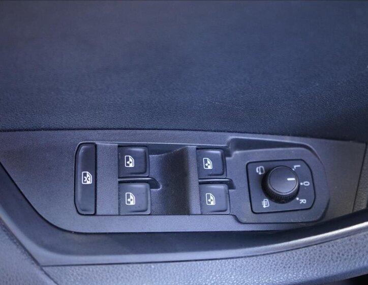 Škoda Karoq SUV / Terénní 1,5 l 110 kw