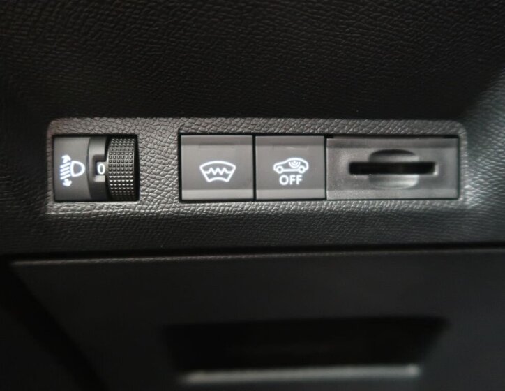 Peugeot 3008 SUV / Terénní 1,2 l 100 kw