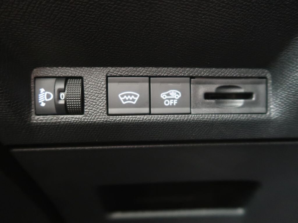 Peugeot 3008 SUV / Terénní 1,2 l 100 kw