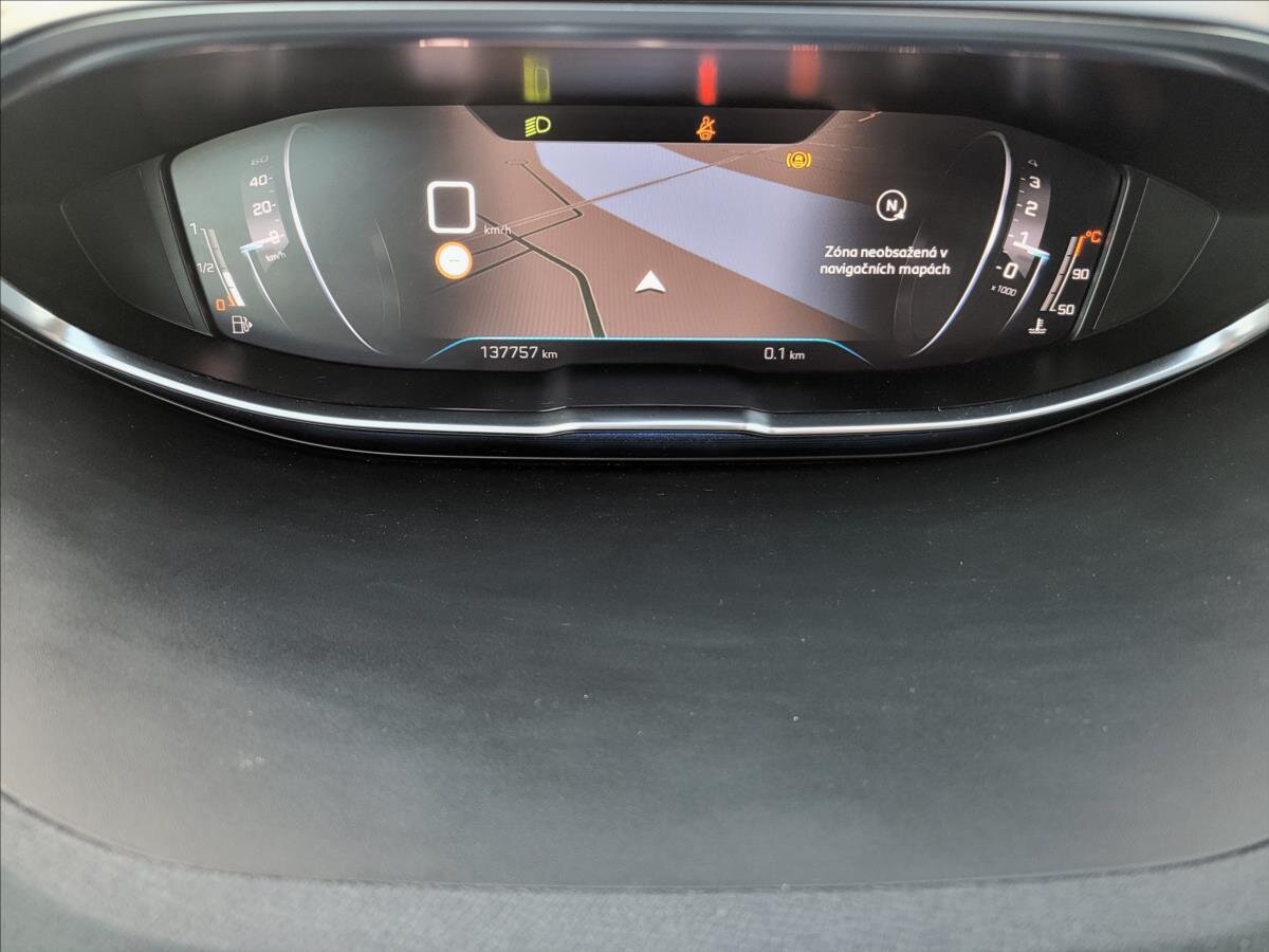 Peugeot 5008 SUV 1,5 l 96 kw