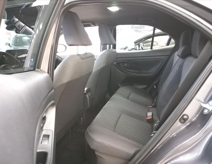 Toyota Yaris Cross CUV / Crossover 1,5 l 68 kw