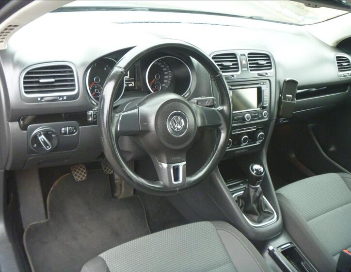 Volkswagen Golf 10