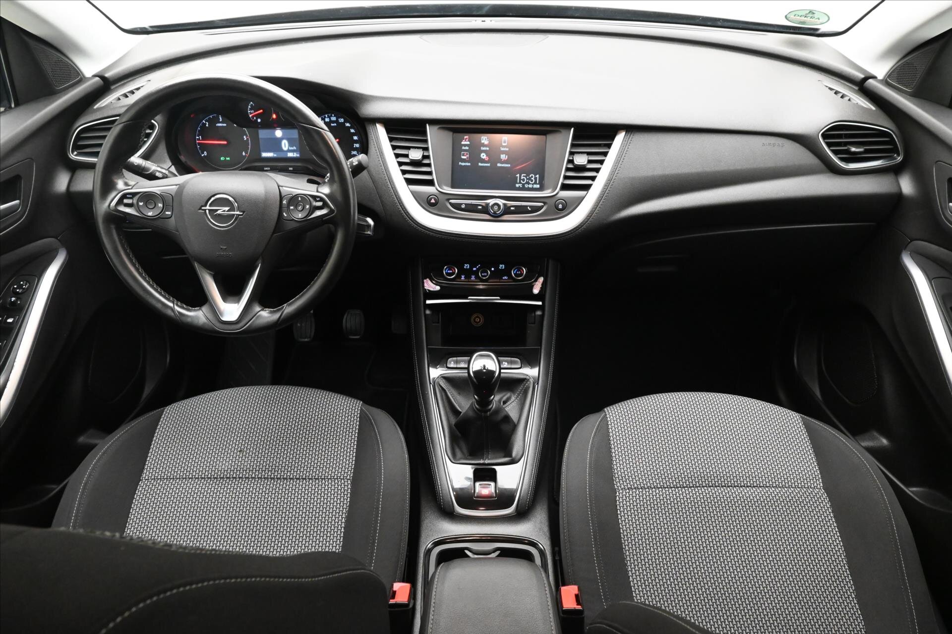 Opel Grandland X SUV / Terénní 1,6 l 88 kw