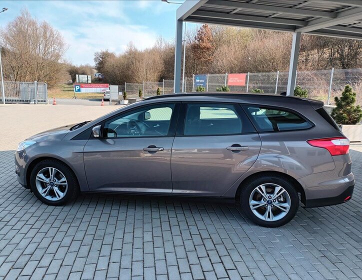 Ford Focus Kombi 998,0 92 kw