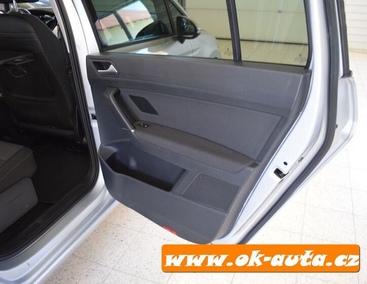 Volkswagen Touran 24