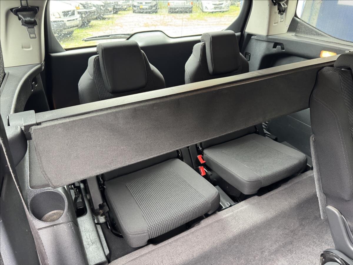 Peugeot 5008 Kombi 2,0 l 110 kw