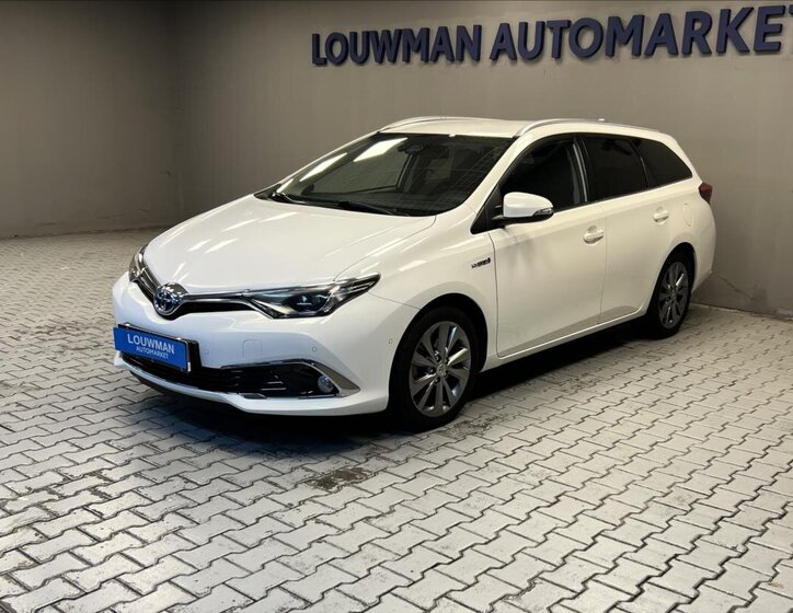 Toyota Auris 1