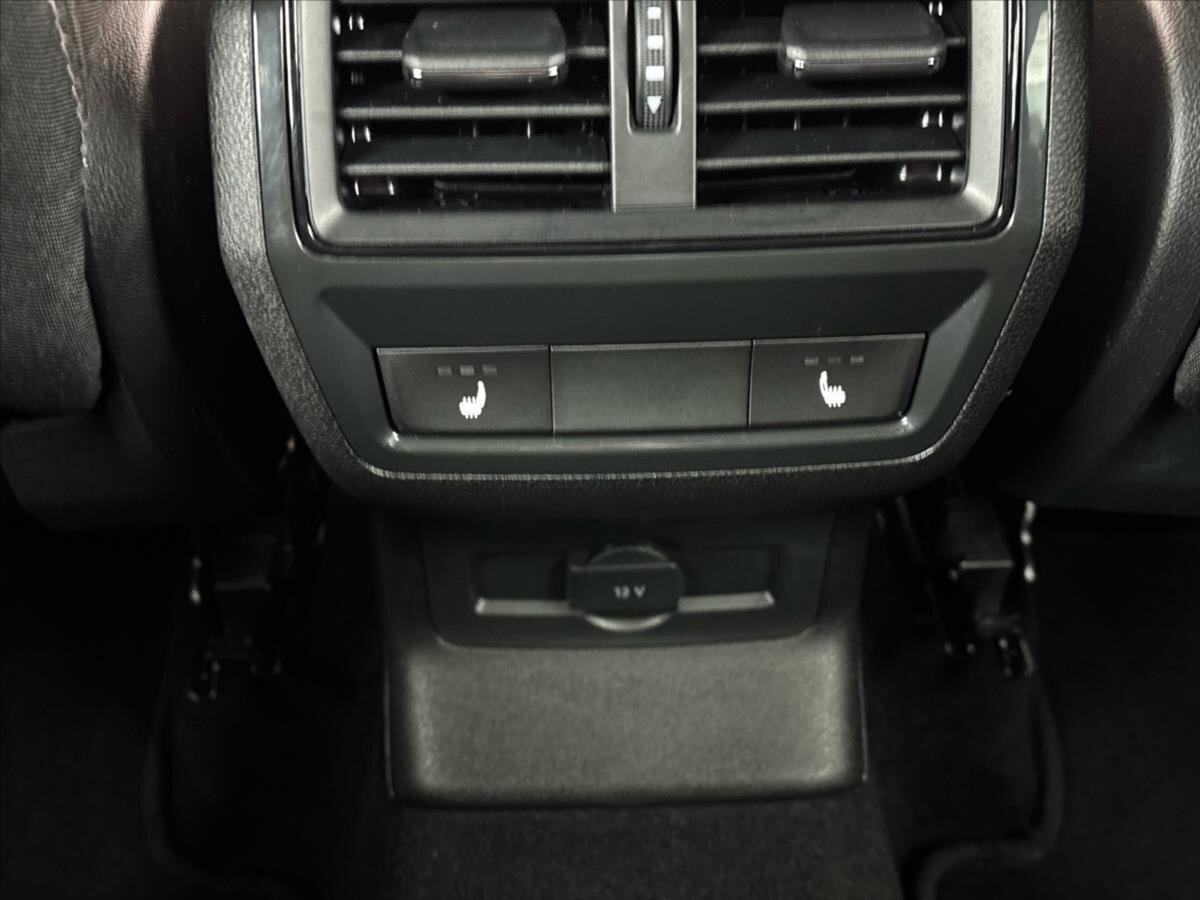 Škoda Karoq SUV / Terénní 1,5 l 110 kw