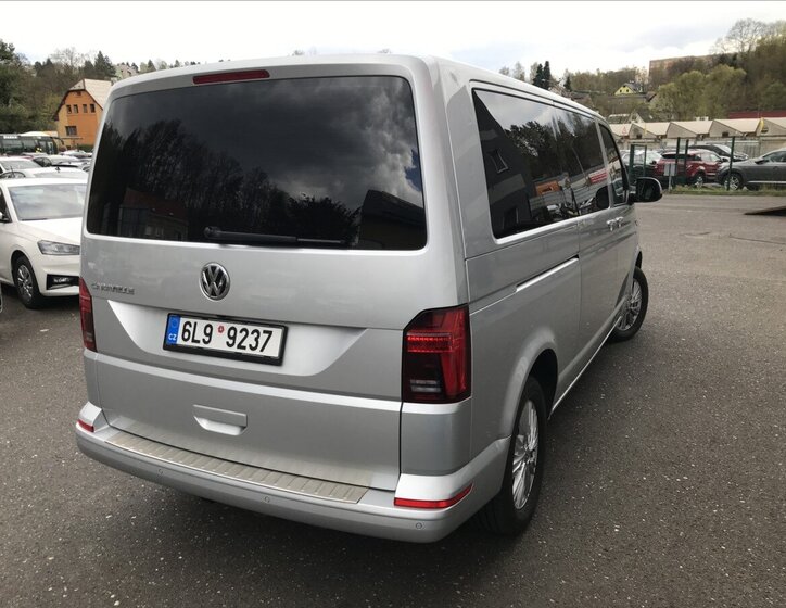 Volkswagen Caravelle Kombi 2,0 l 110 kw