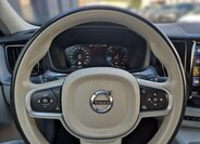 Volvo XC60 SUV / Terénní 2,0 l 145 kw