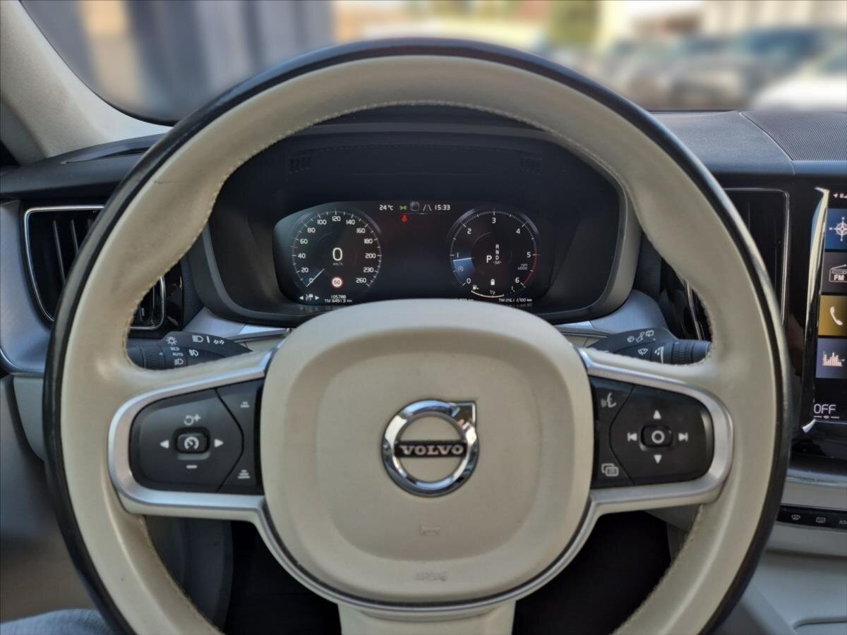 Volvo XC60 SUV / Terénní 2,0 l 145 kw